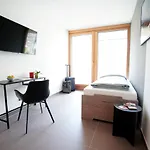Max Serviced Апартаменты