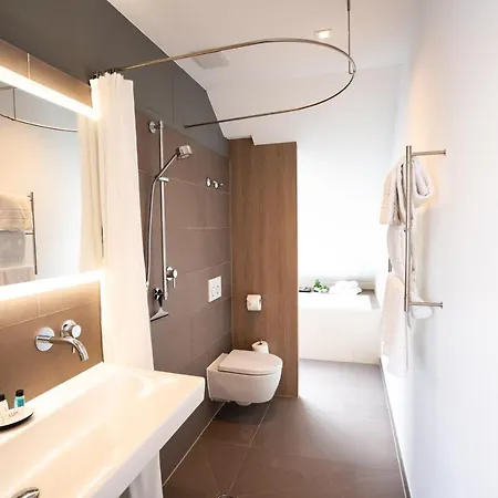 Max Serviced Apartamento *