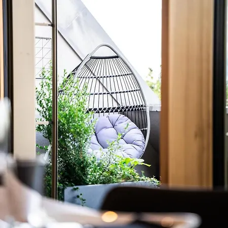 Max Serviced Apartment