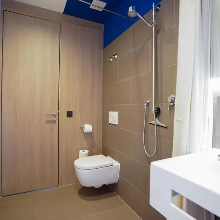 Max Serviced דירה *