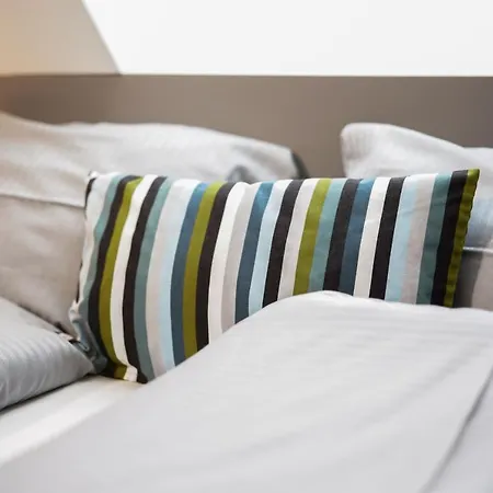 Max Serviced Apartment